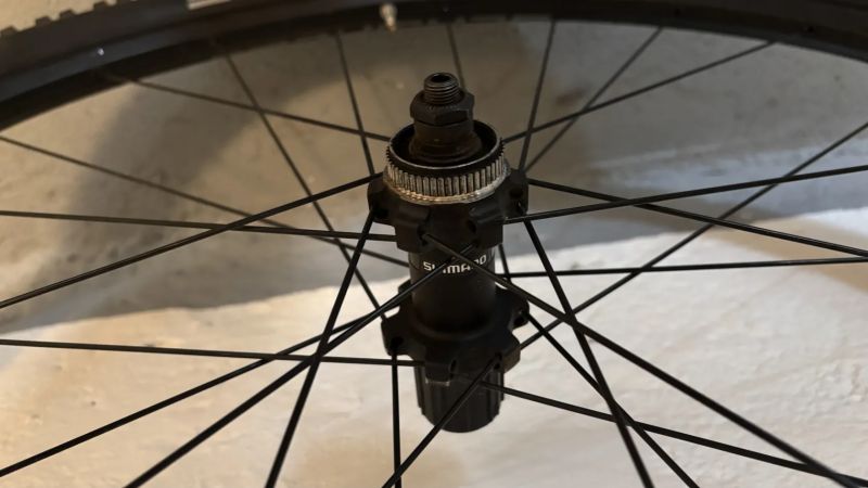 Zadni kolo SHIMANO 5x135 RU