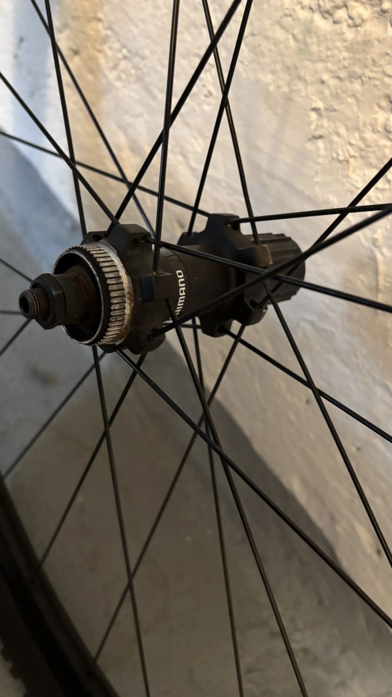 Zadni kolo SHIMANO 5x135 RU