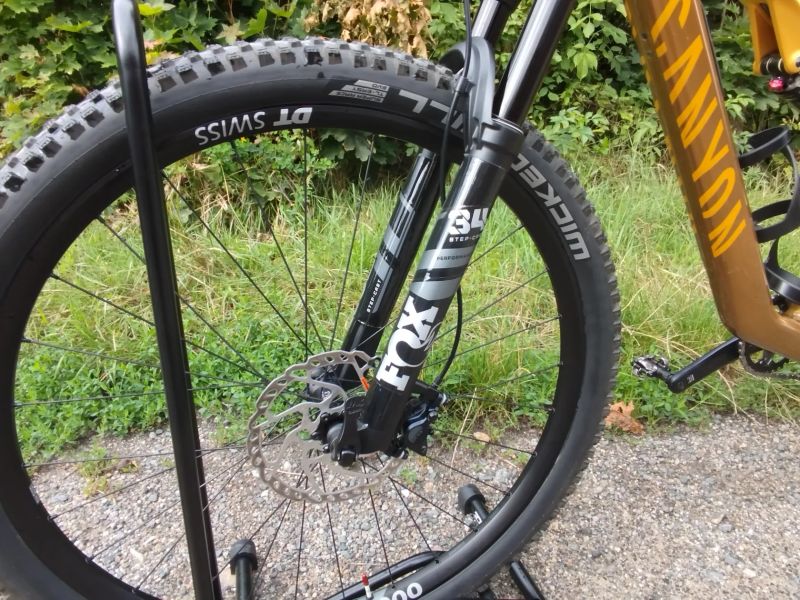 Prodám Canyon Lux Trail CF 7 velikost S