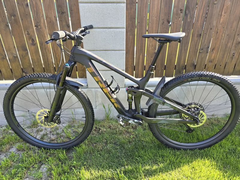 Trek Top Fuel 9.7 - M - matná raw carbon
