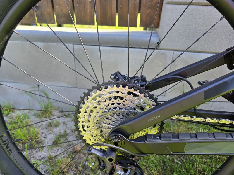 Trek Top Fuel 9.7 - M - matná raw carbon
