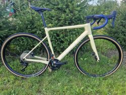 Focus Atlas – karbonový gravel, nový se zárukou – vel. L