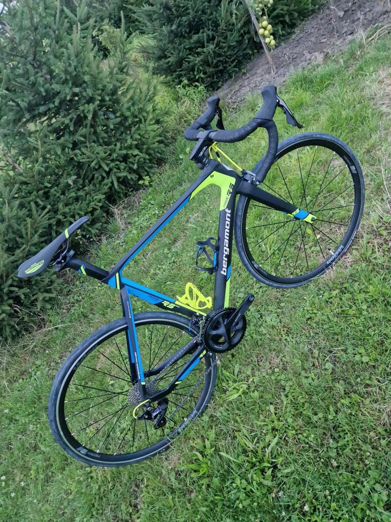 Bergamont Prime RS – zánovní karbonové aero kolo, vel. 55