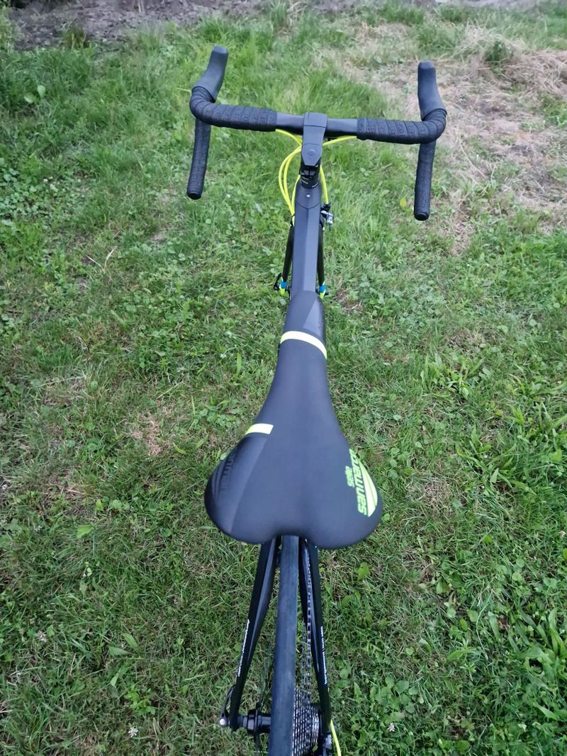 Bergamont Prime RS – zánovní karbonové aero kolo, vel. 55