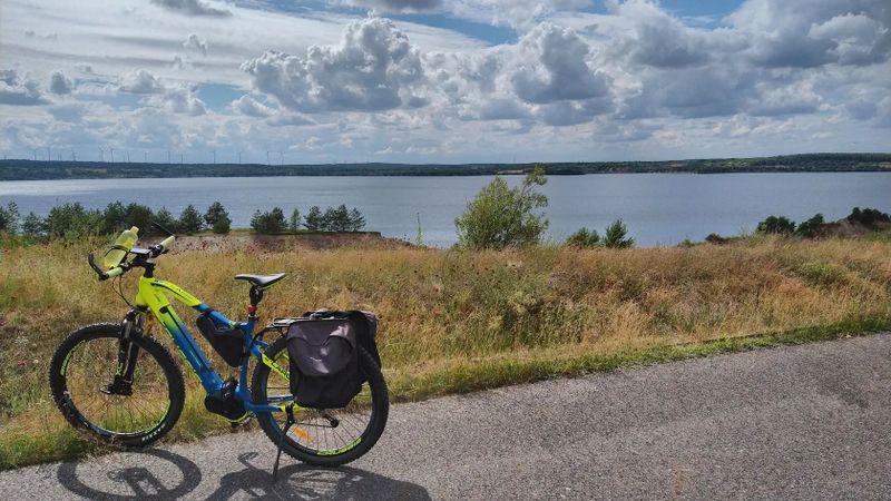 Crussis e-Largo 7.5-S (kola 29'' ram 20'')