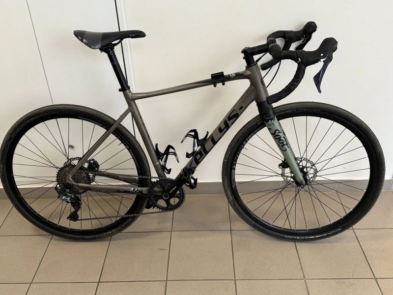 Gravel Kellys Soot 50, vel M (180 cm), rok 2023, GRX 1x11, najeto 1500 km