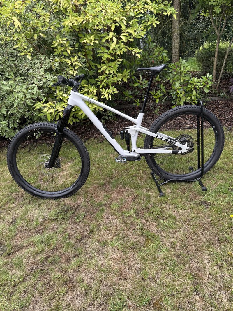 Cube stereo one55 race