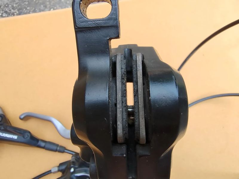 Prodám brzdy Shimano BR-M365