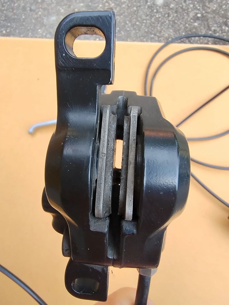 Prodám brzdy Shimano BR-M365