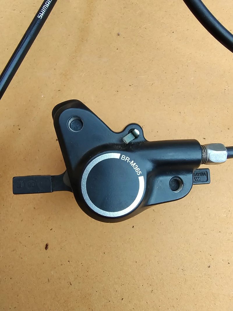 Prodám brzdy Shimano BR-M365