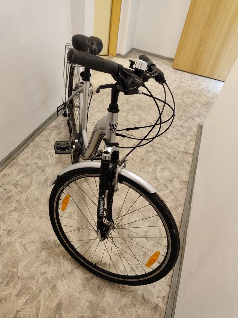 Dámské městské kolo Wheeler Trekking light 3700