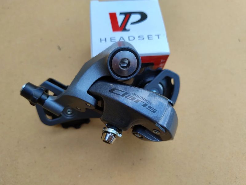 Prodám přehazovačku Shimano Claris RD2400-SS