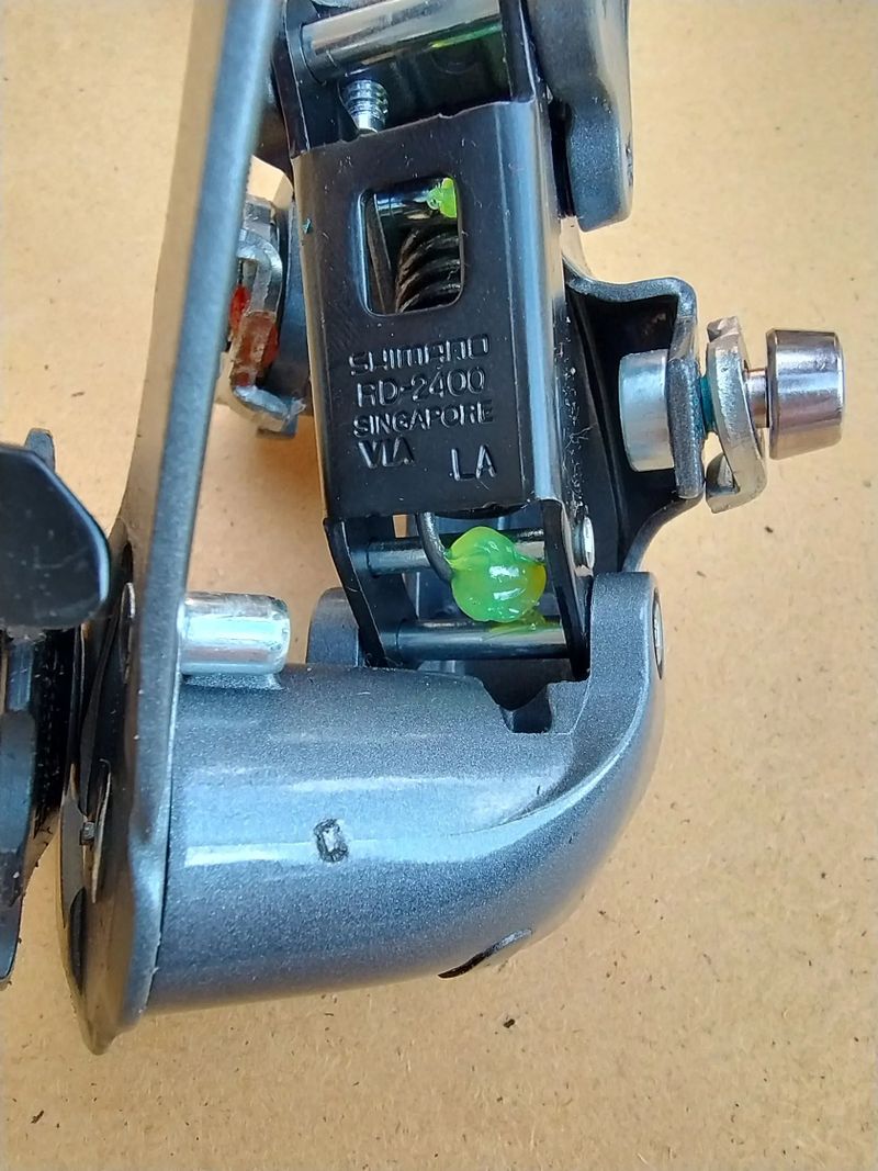 Prodám přehazovačku Shimano Claris RD2400-SS