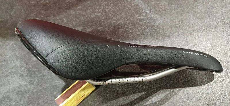 Prodám sedla Fizik, Selle Royal, DDK.