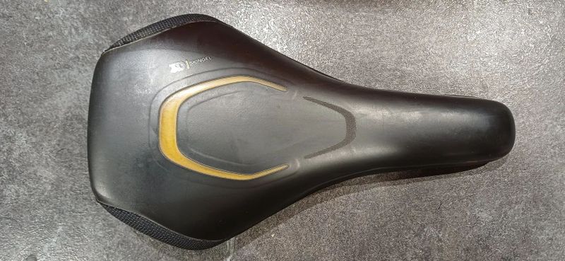 Prodám sedla Fizik, Selle Royal, DDK.