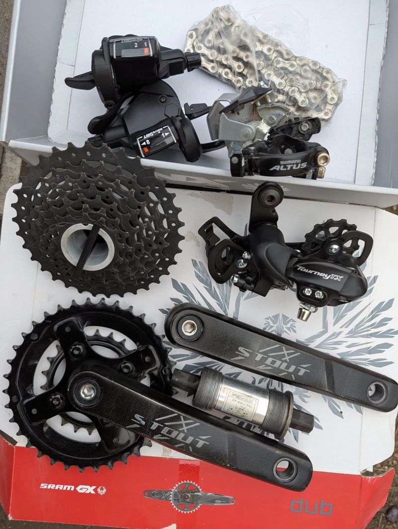 Sada pohodu (groupset) z kola Specialized Rockhopper