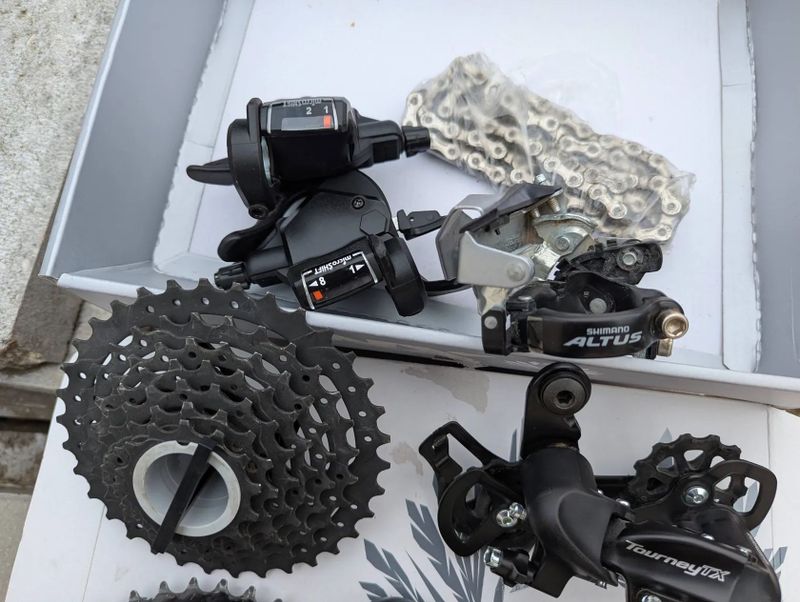 Sada pohodu (groupset) z kola Specialized Rockhopper