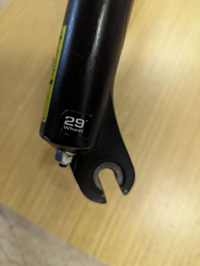 Vidlice SR Suntour XCE 29", 100 mm, 1 1/8" AHEAD