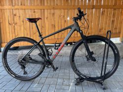 Horské kolo CUBE REACTION C:62 RACE 2022 flashgrey´n´red