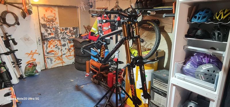 Atherton AM.200M velikost 8 mulet karbon/titan
