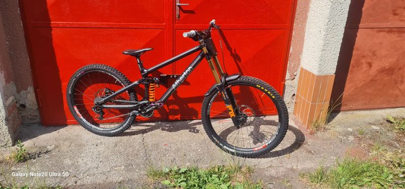 Atherton AM.200M velikost 8 mulet karbon/titan