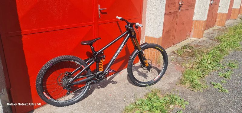 Atherton AM.200M velikost 8 mulet karbon/titan