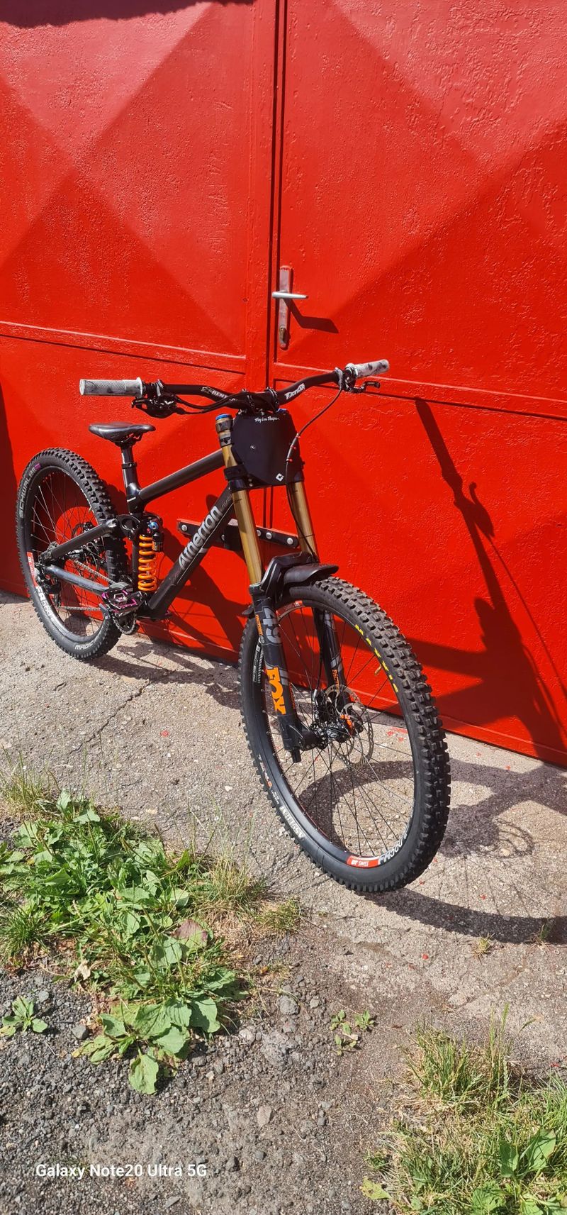 Atherton AM.200M velikost 8 mulet karbon/titan