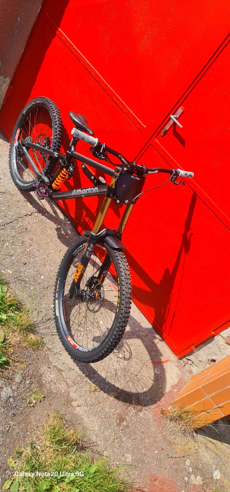 Atherton AM.200M velikost 8 mulet karbon/titan