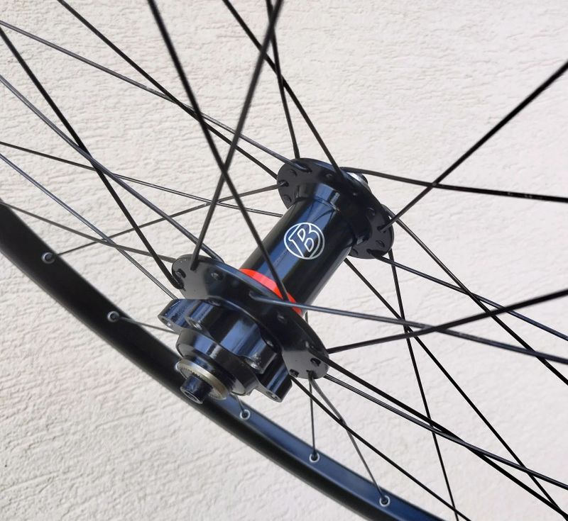 BONTRAGER RXL komplet - téměř úplně nový 