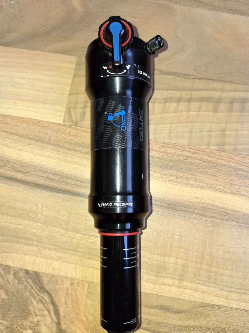 Tlumič RockShox Deluxe RT 230x60