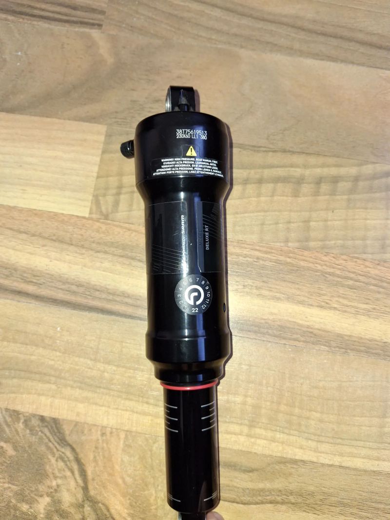 Tlumič RockShox Deluxe RT 230x60