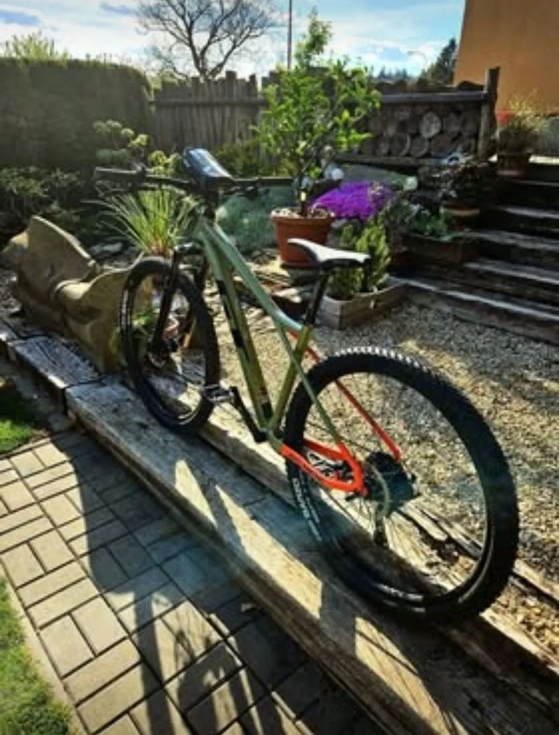 GT Avalanche Elite