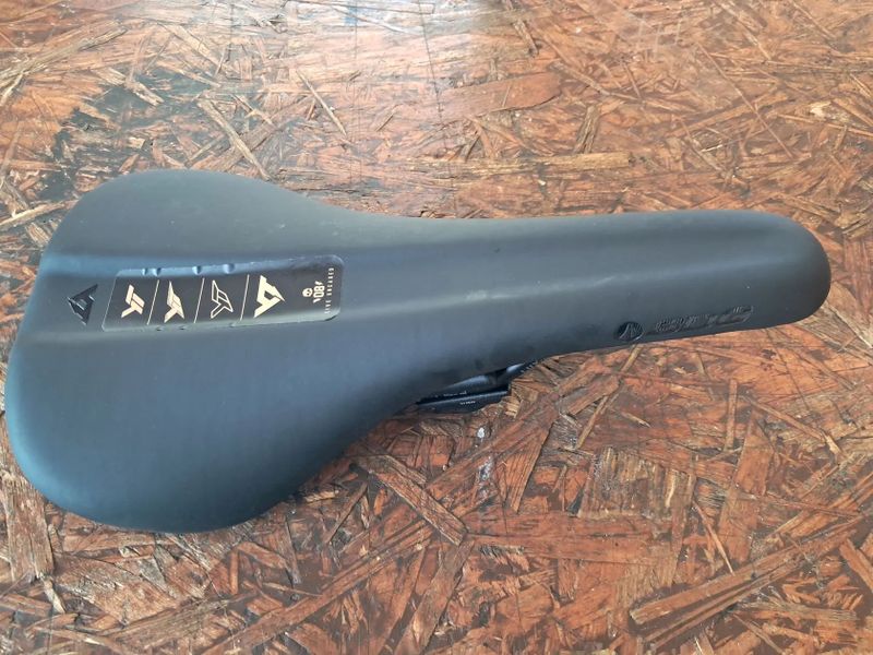 SDG Tellis(YT Postman) 31,6/170mm + sedlo SDG