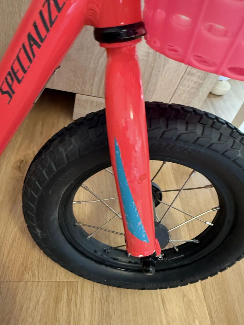 Odražedlo SPECIALIZED Hotwalk ACID PINK