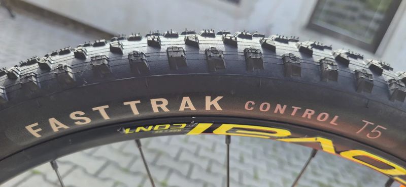 Specialized Epic Comp Carbon 29" + Fox Factory SC 32 Kashima lock + Sram GX AXS + XT Deore