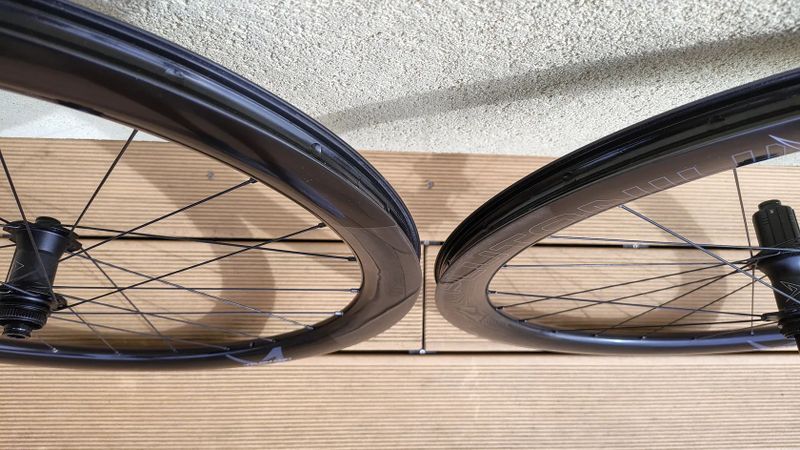 Silniční karbonová kola Bianchi Velomann Plutonium 50 TLR ořech Shimano 11/12
