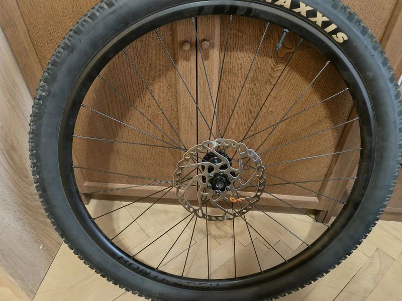 Prodám boost kola bontrager 