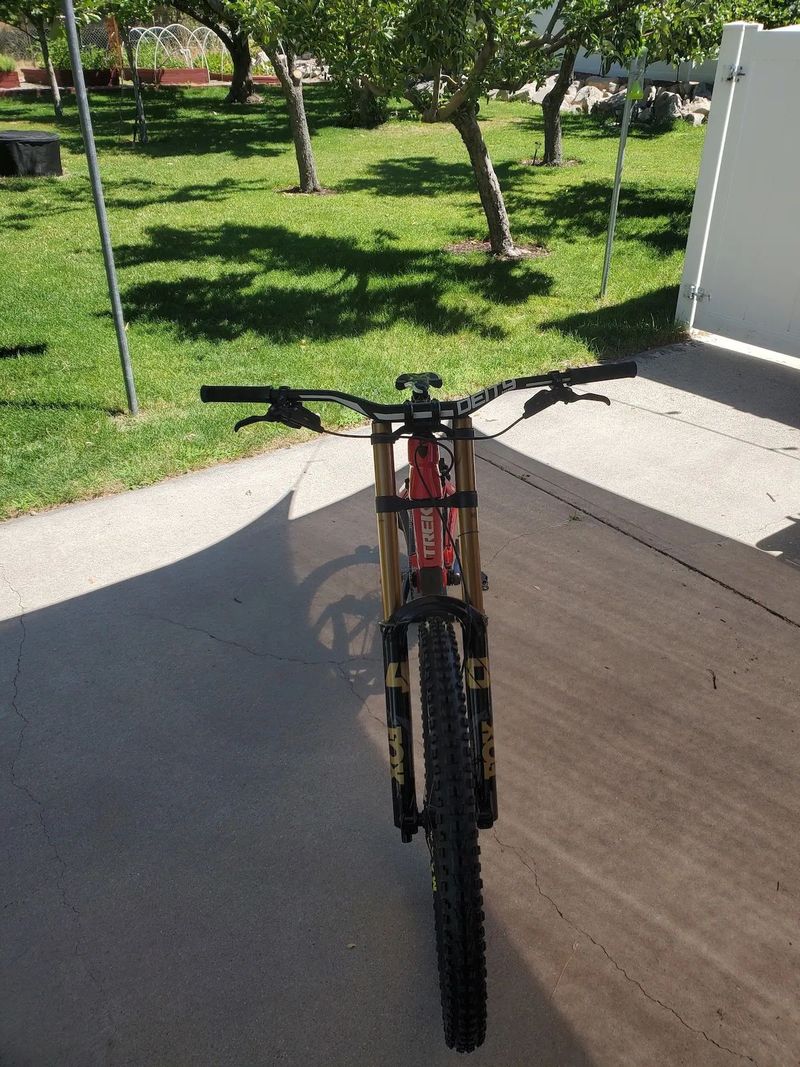 Trek Session
