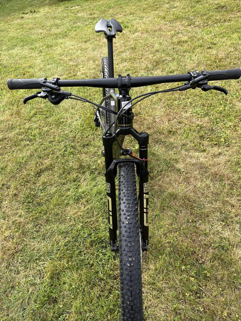 NEJETÝ karbonový hardtail Orbea Alma M30