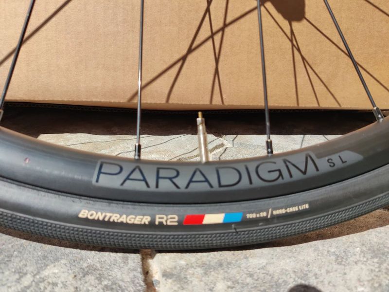 zapletená kola Bontrager Paradigm SL
