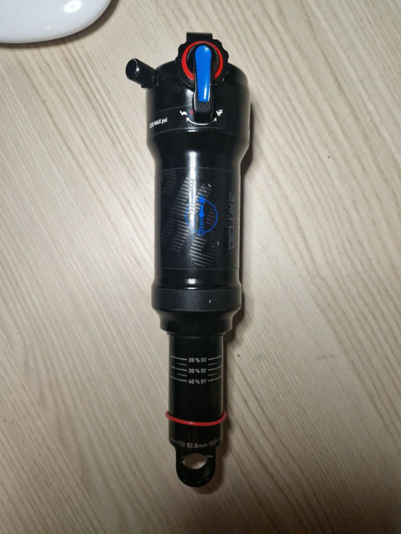 Rock Shox deluxe rt 210×52.5