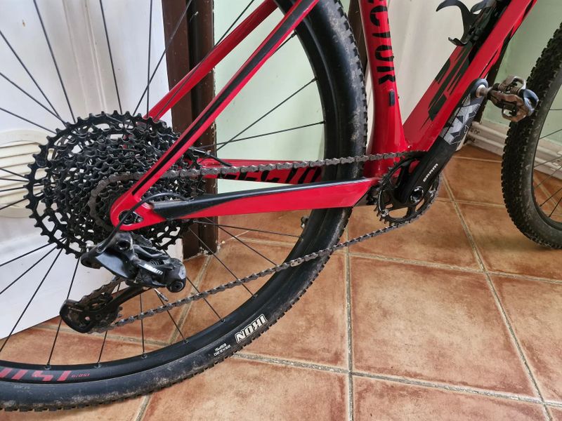 Ghost Lector 3.9 (2020) + SPD Shimano nášlapy