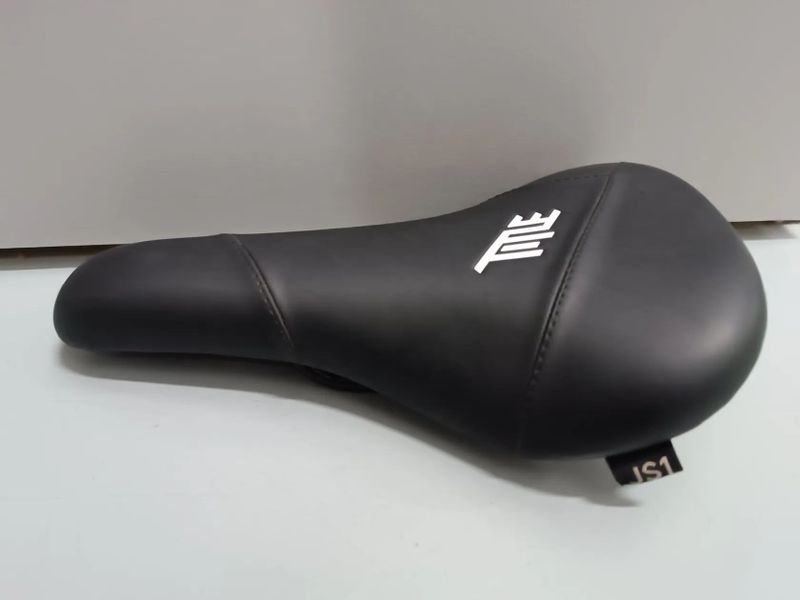Sedlo Title MTB JS1