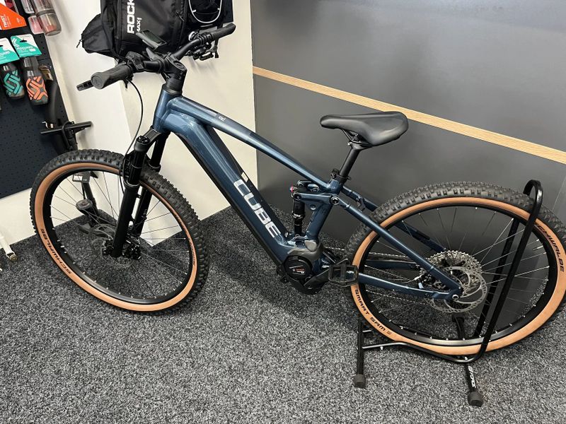 CUBE Stereo Hybrid 120 RACE 750 vel.M 2023 55KM FOX,XT