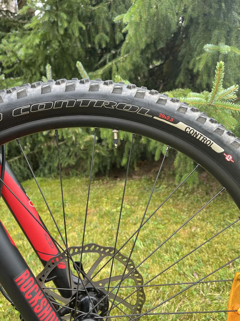 Specialized Epic FSR Comp XL – minimálně jeté, výborný stav
