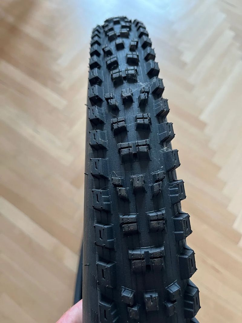 Specialized Eliminator Grid Trail 2Bliss Ready T7 27.5 x 2.3"