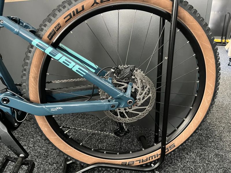 CUBE Stereo Hybrid 140 HPC RACE 625 vel.M 2022 KARBON