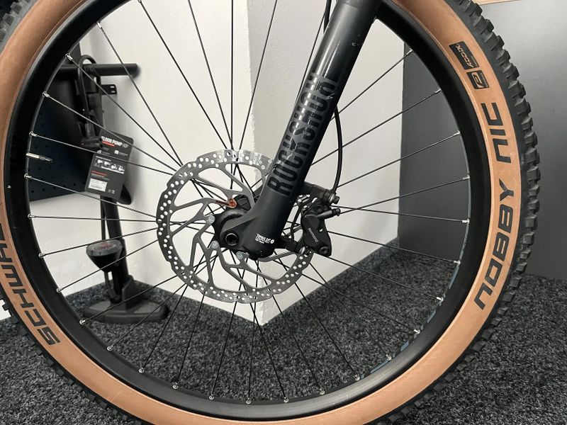 CUBE Stereo Hybrid 140 HPC RACE 625 vel.M 2022 KARBON
