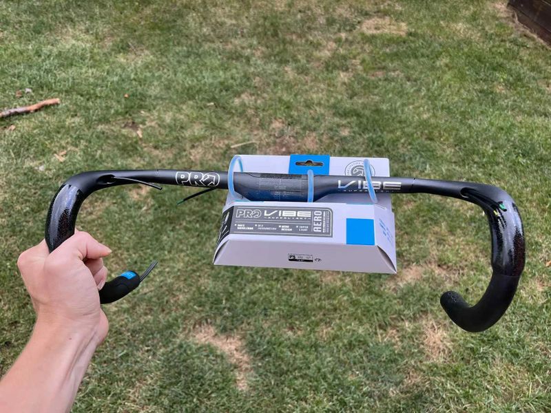 Řidítka PRO VIBE Aero Carbon Superlight 380mm