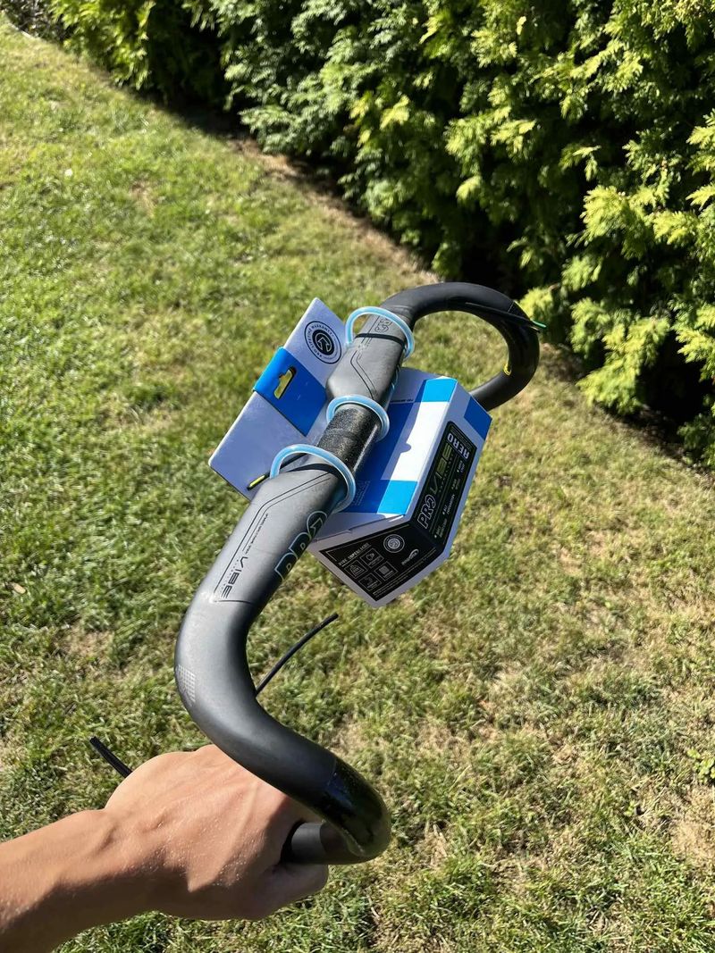 Řidítka PRO VIBE Aero Carbon Superlight 380mm